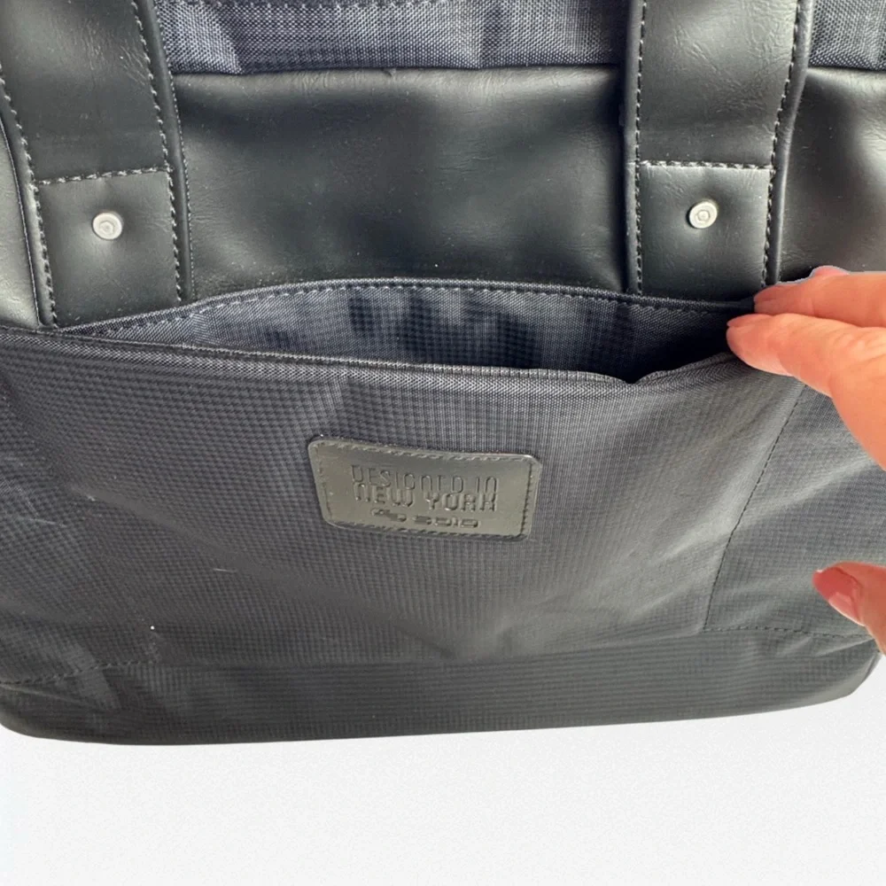 Solo Irving Briefcase Gramercy Collection Holds up to 15.6